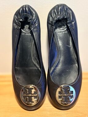 Tory Burch Black Leather Ballet Flats with Gold Logo Medallion
